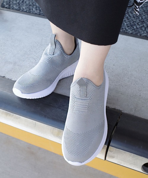 AmiAmi（アミアミ）の「軽量ニットスリッポン/スニーカー（スリッポン・レディース・グレー/ブラック/ベージュ/ブラック×ブラック・22.5cm/23cm/23.5cm/24cm/24.5cm/25cm/25.5cm/26cm/26.5cm/27cm/28cm）」の9枚目の写真