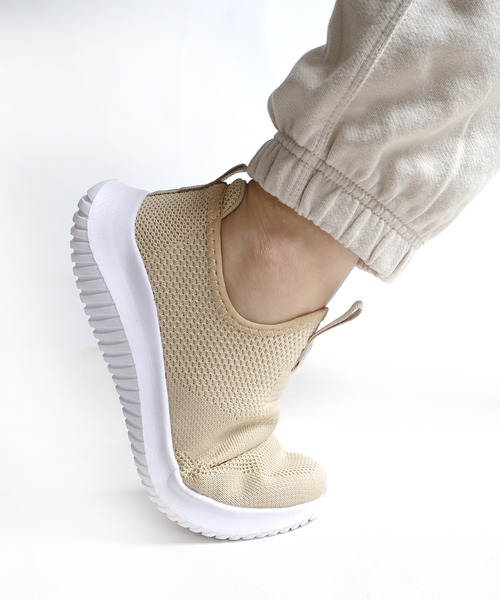 AmiAmi（アミアミ）の「軽量ニットスリッポン/スニーカー（スリッポン・レディース・グレー/ブラック/ベージュ/ブラック×ブラック・22.5cm/23cm/23.5cm/24cm/24.5cm/25cm/25.5cm/26cm/26.5cm/27cm/28cm）」の10枚目の写真