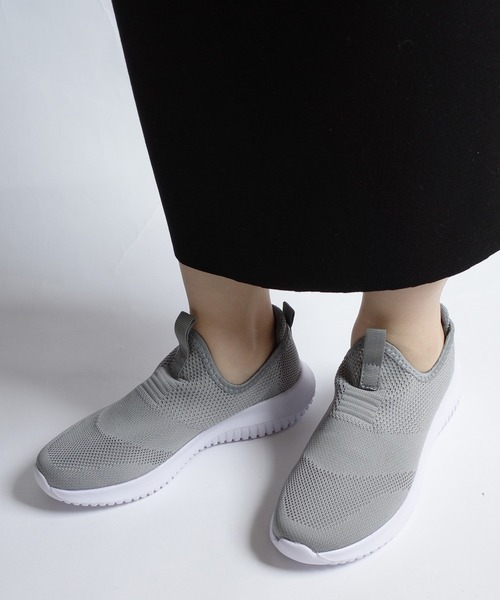 AmiAmi（アミアミ）の「軽量ニットスリッポン/スニーカー（スリッポン・レディース・グレー/ブラック/ベージュ/ブラック×ブラック・22.5cm/23cm/23.5cm/24cm/24.5cm/25cm/25.5cm/26cm/26.5cm/27cm/28cm）」の15枚目の写真