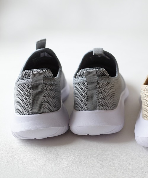 AmiAmi（アミアミ）の「軽量ニットスリッポン/スニーカー（スリッポン・レディース・グレー/ブラック/ベージュ/ブラック×ブラック・22.5cm/23cm/23.5cm/24cm/24.5cm/25cm/25.5cm/26cm/26.5cm/27cm/28cm）」の12枚目の写真