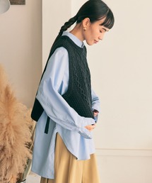 編み違いケーブルニットベスト