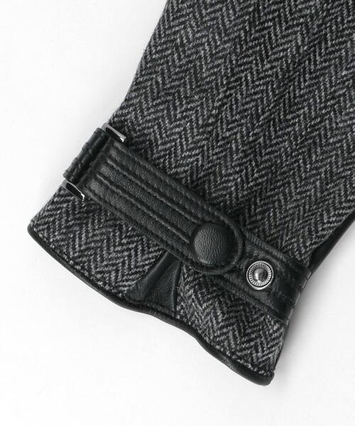 green label relaxing(グリーンレーベルリラクシング)の「ヘリンボーン×ラム ボタン グローブ -タッチスクリーン-(手袋・メンズ・ダークブラウン/ネイビー/ダークグレー・FREE)」の10枚目の写真