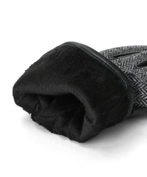 green label relaxing(グリーンレーベルリラクシング)の「ヘリンボーン×ラム ボタン グローブ -タッチスクリーン-(手袋・メンズ・ダークブラウン/ネイビー/ダークグレー・FREE)」の12枚目の写真