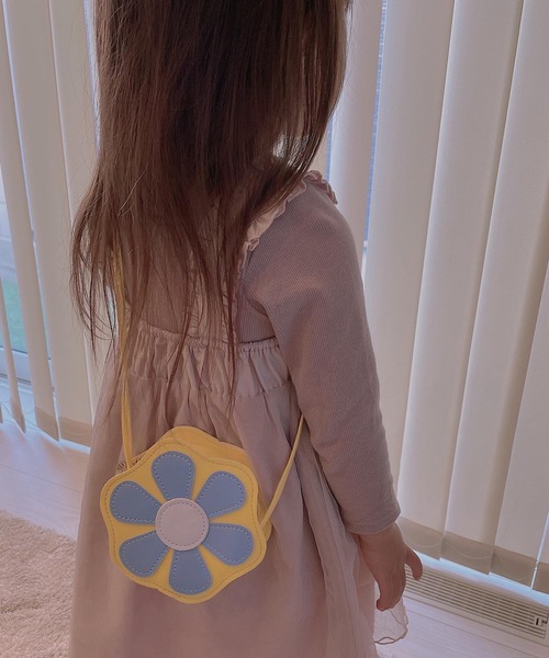 CERCA（チェルカ）の「lulunoix/お花ショルダーバック（ショルダーバッグ・キッズ・ブルー/グリーン/レッド/ピンク/パープル/イエロー・FREE）」の5枚目の写真