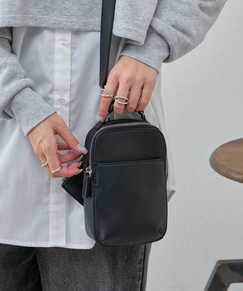 COLONY 2139（コロニートゥーワンスリーナイン）の「ミニケース付スマホショルダーバッグ（ショルダーバッグ・レディース・ベージュ/アイボリー/ブラック/ブルー/シルバー/パープル・FREE）」の3枚目の写真