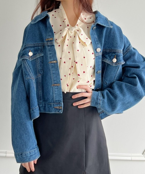Loueme(ルエム)の「【23S/S 春夏新作】ルーズシルエットショートデニムジャケット(デニムジャケット・レディース・ブルー/ブラック系その他・FREE)」の5枚目の写真