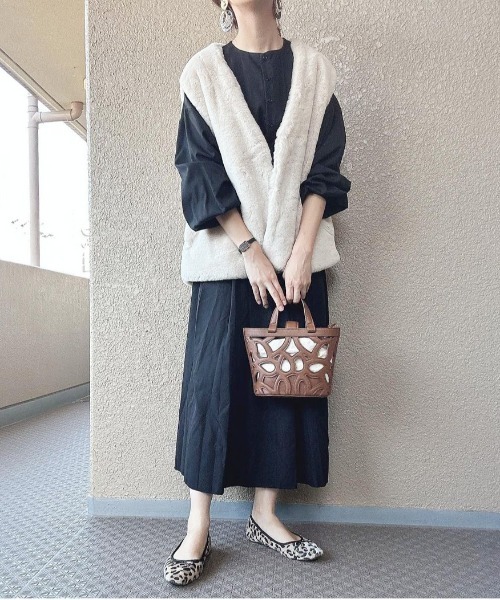 Meli rich（メリーリッチ）の「フェイクファーベスト（ベスト・レディース・ブラウン/ホワイト/ブラック・FREE）」の12枚目の写真