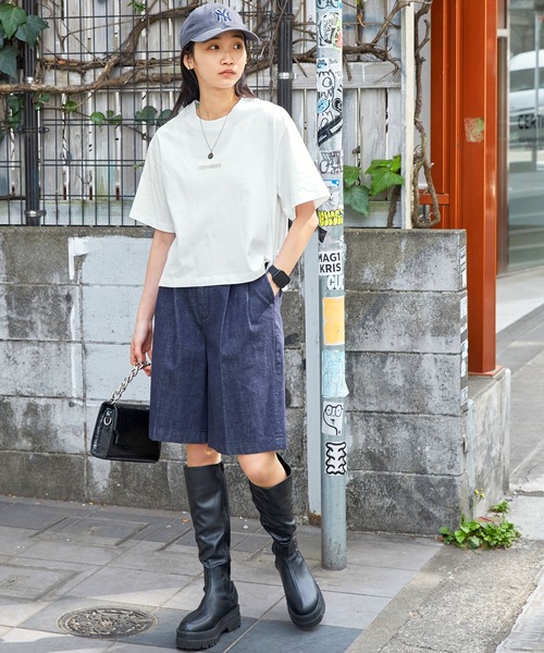 CONVERSE(コンバース)の「CONVERSE/コンバース アーチロゴプリントクロップド丈半袖Tシャツ(Tシャツ/カットソー・レディース・オフホワイト/ブラック/ホワイト系/ネイビー/ホワイト系2/ホワイト系1・L/M)」の12枚目の写真