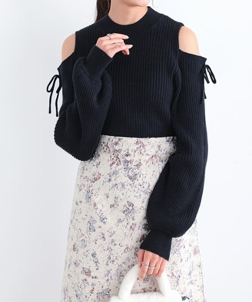 KOBE LETTUCE(コウベレタス)の「オープンショルダーニットプルオーバー(ニット/セーター・レディース・ピンク/ブラック/アイボリー/ベージュ・FREE)」の5枚目の写真