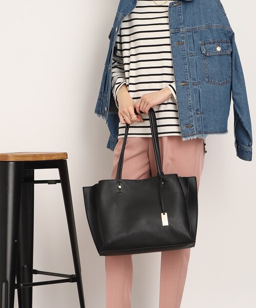 SHOO・LA・RUE(シューラルー)の「◆【軽量】前後ポケットA4トートバッグ【2WAY】(トートバッグ・レディース・アイボリー/ブラック/グレー・00)」の11枚目の写真