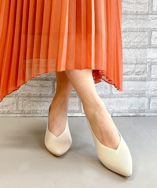 Noubel Voug Relax(ヌーベルヴォーグリラックス)の「ミドルヒールニットパンプス(パンプス・レディース・アイボリー/ブラック/パープル/ワイン/ベージュ系その他/ベージュ・M/S/L/LL)」の7枚目の写真