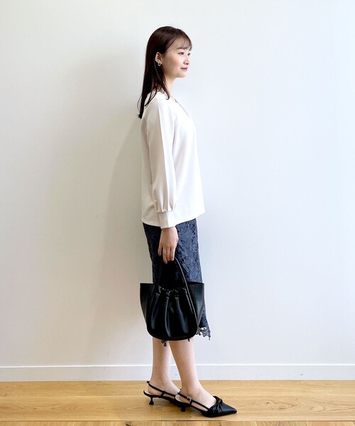 index（インデックス）の「◆フェイクパールバーネックトップス【洗濯機洗い可】（Tシャツ/カットソー・レディース・グリーン系/ライトグレー/ホワイト系その他3/ネイビー・40/42/38/36）」の8枚目の写真