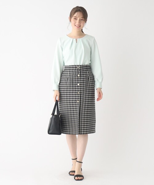 index（インデックス）の「◆フェイクパールバーネックトップス【洗濯機洗い可】（Tシャツ/カットソー・レディース・グリーン系/ライトグレー/ホワイト系その他3/ネイビー・40/42/38/36）」の21枚目の写真