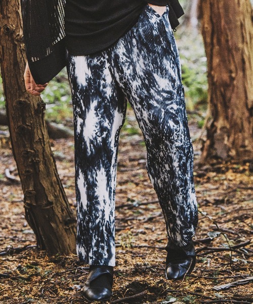 NO ID.（ノーアイディ）の「【NO ID.】Easy Wide Pleats Pants / イージー ワイド プリーツ パンツ（その他パンツ・メンズ・ブラック/グリーン/ブラック×グレー・1/2）」の3枚目の写真