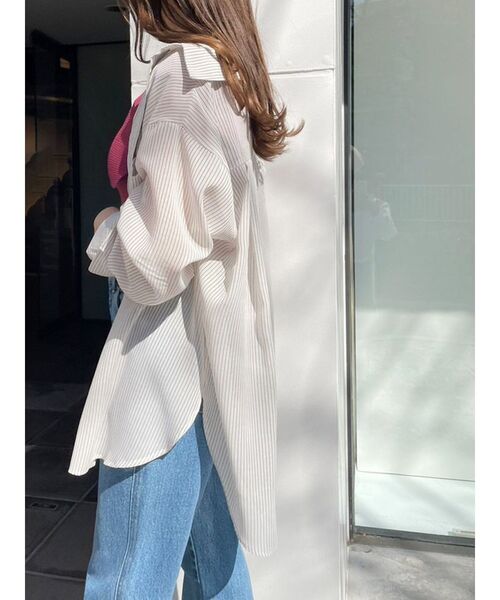 MERCURYDUO(マーキュリーデュオ)の「シアーストライプシャツ(シャツ/ブラウス・レディース・ベージュ/ブルー/ピンク・FREE)」の2枚目の写真