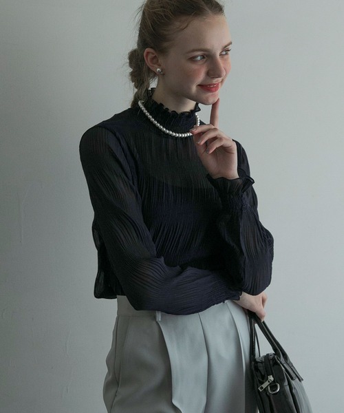 BONLECILL noir（ボンルシールノワール）の「【BONLECILLnoir】マジョリカプリーツシャーリング ハイネックシアープルオーバー（シャツ/ブラウス・レディース・ネイビー/ブルー/ブラック/オフホワイト/アイボリー/ピンク/グレー/ベージュ/チャコールグレー/レッド・FREE）」の19枚目の写真