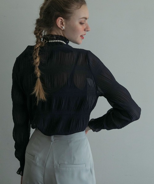 BONLECILL noir（ボンルシールノワール）の「【BONLECILLnoir】マジョリカプリーツシャーリング ハイネックシアープルオーバー（シャツ/ブラウス・レディース・ネイビー/ブルー/ブラック/オフホワイト/アイボリー/ピンク/グレー/ベージュ/チャコールグレー/レッド・FREE）」の20枚目の写真