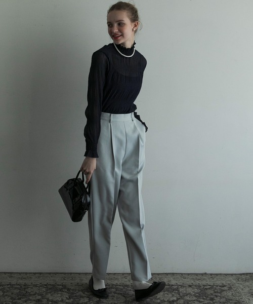 BONLECILL noir（ボンルシールノワール）の「【BONLECILLnoir】マジョリカプリーツシャーリング ハイネックシアープルオーバー（シャツ/ブラウス・レディース・ネイビー/ブルー/ブラック/オフホワイト/アイボリー/ピンク/グレー/ベージュ/チャコールグレー/レッド・FREE）」の22枚目の写真