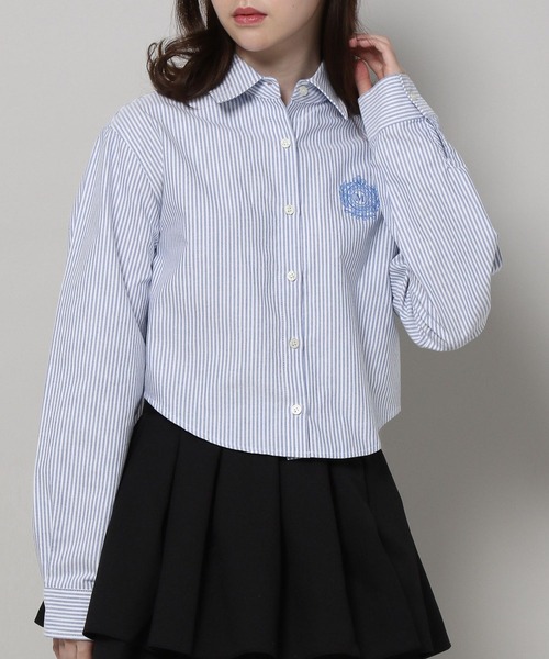 MAGPIEROBIN（マグパイロビン）の「ALAND MAGPIE ROBIN／クロップロゴストライプシャツ　2197558（シャツ/ブラウス・レディース・グリーン/ネイビー・FREE）」の2枚目の写真