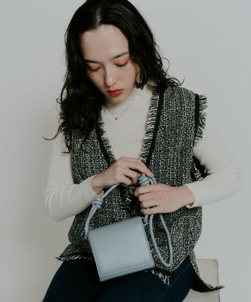 Kari & lili（カウリアンドリィリィ）の「square shoulder bag（ショルダーバッグ・レディース・ブラック/アイボリー/ライトブルー・ONE SIZE）」の9枚目の写真