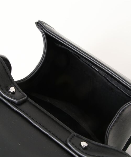 Kari & lili（カウリアンドリィリィ）の「square shoulder bag（ショルダーバッグ・レディース・ブラック/アイボリー/ライトブルー・ONE SIZE）」の6枚目の写真