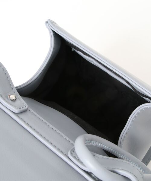 Kari & lili（カウリアンドリィリィ）の「square shoulder bag（ショルダーバッグ・レディース・ブラック/アイボリー/ライトブルー・ONE SIZE）」の5枚目の写真