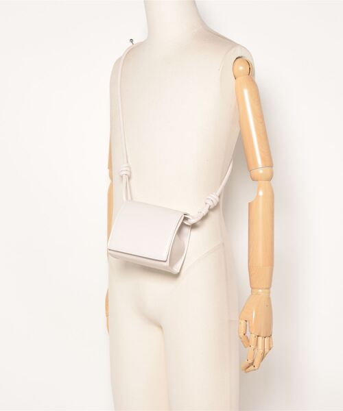 Kari & lili（カウリアンドリィリィ）の「square shoulder bag（ショルダーバッグ・レディース・ブラック/アイボリー/ライトブルー・ONE SIZE）」の4枚目の写真