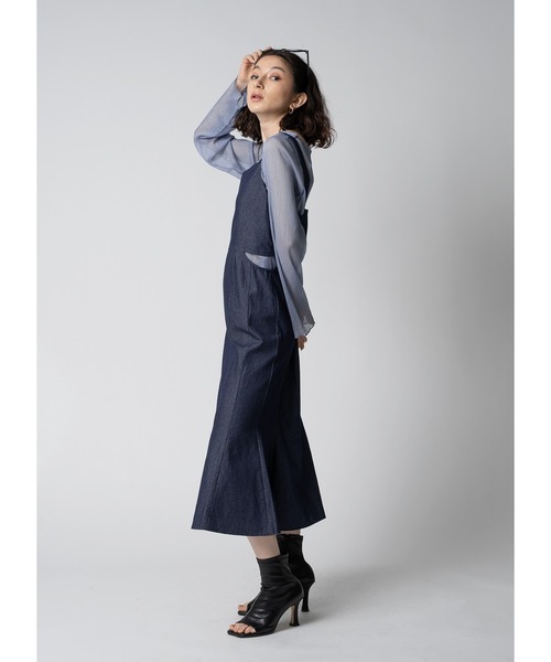 Adoon plain（アドーンプレーン）の「ウエストカットデニムワンピース（ワンピース・レディース・インディゴブルー/ブラック・MEDIUM/LARGE）」の10枚目の写真