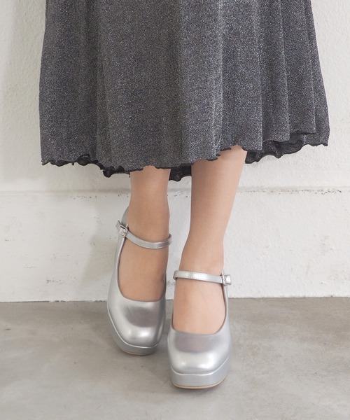 byあしながおじさん（バイアシナガオジサン）の「厚底チャンキーストラップパンプス　8980727（パンプス・レディース・レッド/グレイッシュベージュ/ブラック/ライトベージュ/クリアブラック/シルバー・22.5cm/23.0cm/23.5cm/24.0cm/24.5cm/23cm/24cm）」の22枚目の写真