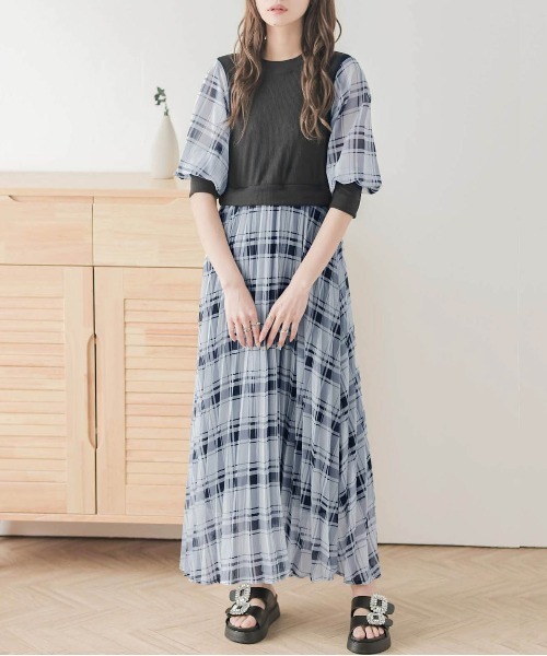 AMELY(エミリー)の「ドッキングプリーツワンピース(ワンピース・レディース・ホワイト/ブラック/ブルー/チェック/その他/ブラック系その他/アイボリー/グレイッシュベージュ/ベージュ・M/L)」の9枚目の写真