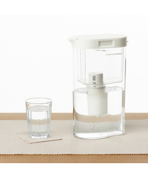 無印良品(ムジルシリョウヒン)の「アクリル浄水ポット 浄水容量 約1.1L(キッチンツール・メンズ・クリア・FREE)」の3枚目の写真