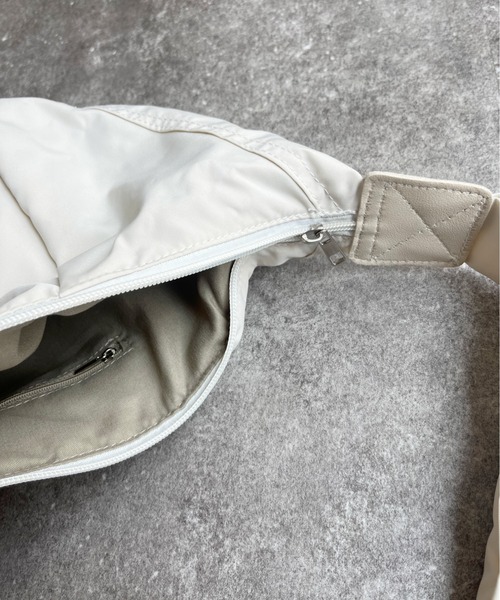 CPCM（シーピーシーエム）の「エステルボディバッグ（ボディバッグ/ウエストポーチ・メンズ・ブラック/アイボリー・FREE）」の20枚目の写真