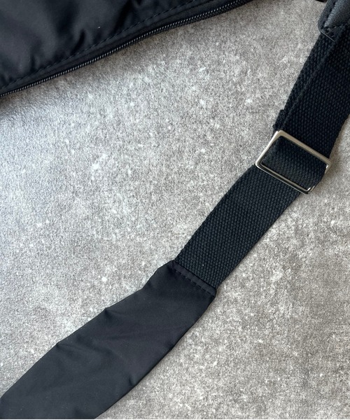 CPCM（シーピーシーエム）の「エステルボディバッグ（ボディバッグ/ウエストポーチ・メンズ・ブラック/アイボリー・FREE）」の10枚目の写真