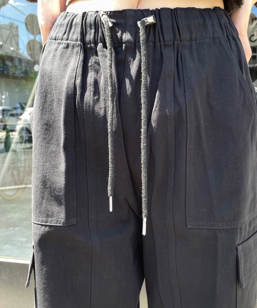 one way(ワンウェイ)の「【サイズ展開あり】新色追加!ツイルカーゴパンツ(カーゴパンツ・レディース・ベージュ/ブラック/カーキ/ダークブルー・SMALL/MEDIUM)」の13枚目の写真