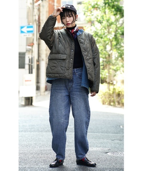 e-zakkamania stores(イーザッカマニアストアーズ)の「バルーンシルエット デニムパンツ(デニムパンツ・レディース・ライトインディゴブルー/ワンウォッシュ・M/L)」の3枚目の写真