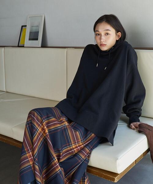 coen（コーエン）の「【WEB限定】CVC裏起毛オーバーサイズフーディパーカー（パーカー・レディース・ケリーグリーン/ライラック/オフホワイト/ブラック/ダークグレー・M/L）」の10枚目の写真