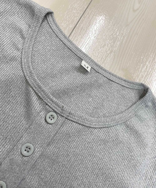 NANEA(ナネア)の「ヘンリーネックロングTシャツ(Tシャツ/カットソー・レディース・ホワイト/ブラック/グレー/ピンク・MEDIUM/LARGE)」の22枚目の写真