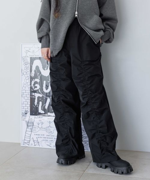 JEANASIS（ジーナシス）の「シャーリングボリュームワイドパンツ/985874（サロペット/オーバーオール・レディース・ライトグレー/ブラック・FREE）」の2枚目の写真