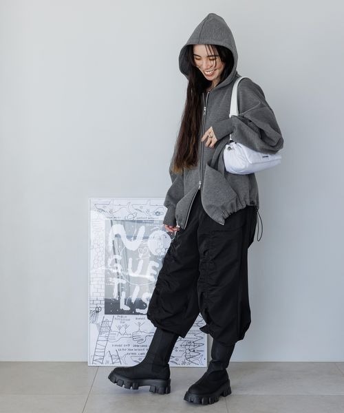 JEANASIS（ジーナシス）の「シャーリングボリュームワイドパンツ/985874（サロペット/オーバーオール・レディース・ライトグレー/ブラック・FREE）」の15枚目の写真