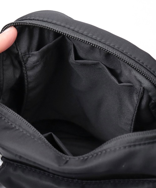 SCANDINAVIAN FOREST(スカンジナビアン・フォレスト)の「撥水ナイロン スクエア ミニショルダーバッグ(ショルダーバッグ・レディース・ブラック/グレー/ベージュ/ブルー・FREE)」の21枚目の写真