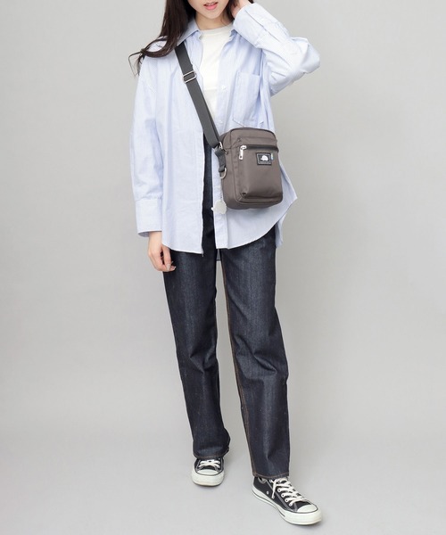 SCANDINAVIAN FOREST(スカンジナビアン・フォレスト)の「撥水ナイロン スクエア ミニショルダーバッグ(ショルダーバッグ・レディース・ブラック/グレー/ベージュ/ブルー・FREE)」の9枚目の写真