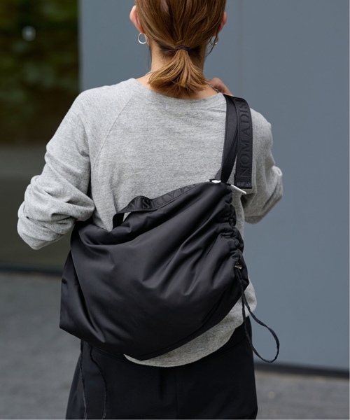 FRAMeWORK(フレームワーク)の「≪WEB限定追加≫【NOMADIS/ノマディス】BOY4(ショルダーバッグ・レディース・ベージュ/ブラック・FREE)」の4枚目の写真