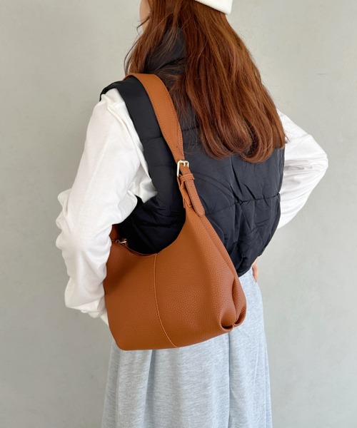 MYMOOD.(マイムード)の「round moon shoulder bag/ワンハンドルラウンドムーンPUショルダーバッグ ハンドバッグ(ショルダーバッグ・レディース・グレイッシュベージュ/アイボリー/ブラウン/ブラック/ダークブラウン/グリーン/モカ・FREE)」の16枚目の写真