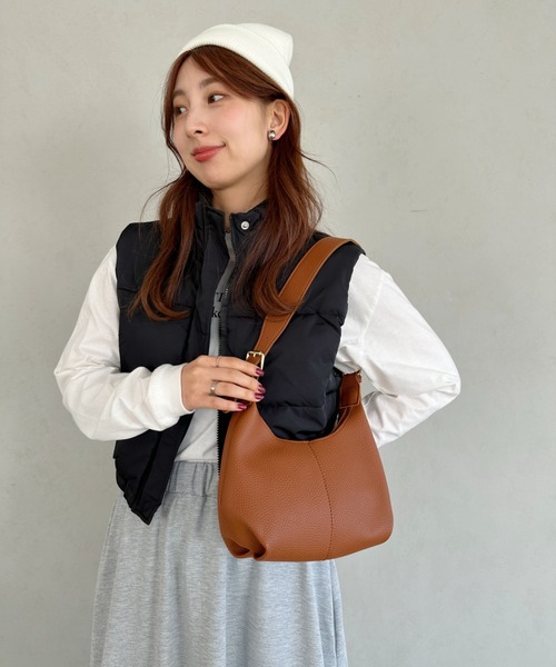 MYMOOD.(マイムード)の「round moon shoulder bag/ワンハンドルラウンドムーンPUショルダーバッグ ハンドバッグ(ショルダーバッグ・レディース・グレイッシュベージュ/アイボリー/ブラウン/ブラック/ダークブラウン/グリーン/モカ・FREE)」の20枚目の写真