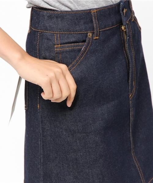 Chico（チコ）の「【who's who Chico】台形ミニスカート（デニムスカート・レディース・ネイビー/ベージュ・MEDIUM/SMALL）」の12枚目の写真