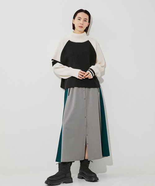 CITY TOKYO（シティトウキョウ）の「バイカラーラグランタートルニットトップス（ニット/セーター・レディース・ブラック/グレー/ベージュ・FREE）」の4枚目の写真