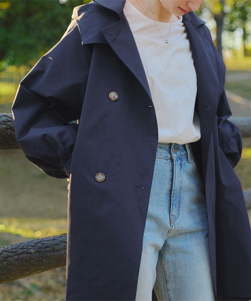 titivate(ティティベイト)の「ボリュームスリーブミドル丈トレンチコート(トレンチコート・レディース・ネイビー/ライトベージュ・M/S)」の14枚目の写真