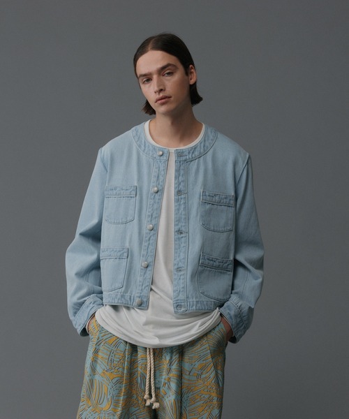 ADAM ET ROPE'（アダムエロペ）の「アシンメトリー ドレープ ロングスリーブ Tシャツ / サスティナブル / 吸水速乾 / UNISEX（Tシャツ/カットソー・メンズ・チャコールグレー/オフホワイト/グリーン系その他2・L/M）」の19枚目の写真