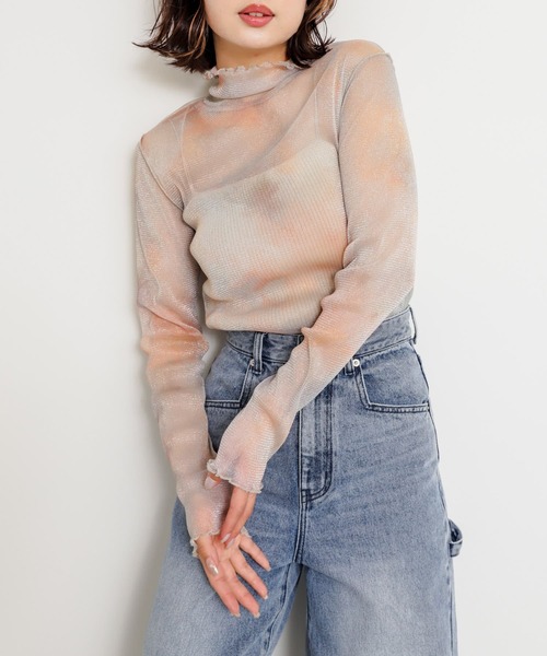 SENSE OF PLACE by URBAN RESEARCH（センスオブプレイスバイアーバンリサーチ）の「ラメシアーハイネックトップ（Tシャツ/カットソー・レディース・チャコールグレー/ライトベージュ/ブルー系その他/ピンク系その他/グレー系その他・ONE）」の5枚目の写真