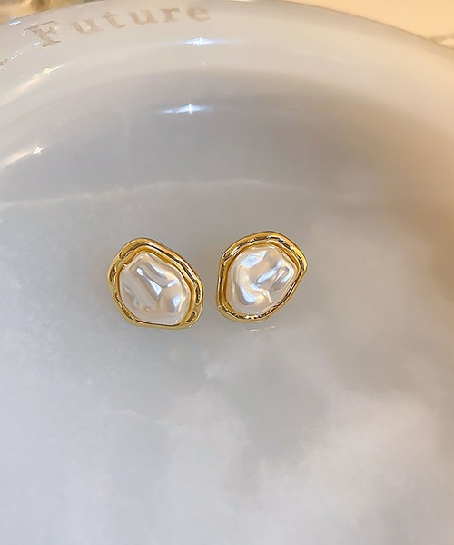 LA VORAGINE（ラ ヴォラジネ）の「ドロップ 大粒パールピアス（ピアス（両耳用）・レディース・ゴールド系1/シルバー系1/ゴールド/シルバー・FREE）」の6枚目の写真